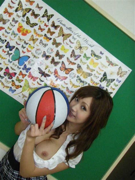 yuki mizuho love to flash and show her boobs any and everywhere sexmenu