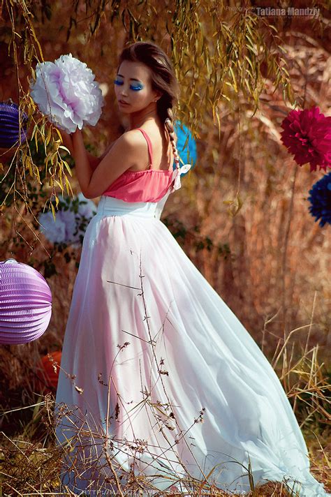 queen horsfall bershka maxi fairy lookbook