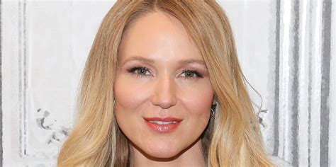The 15 Second Meditation That Helps Jewel Calm Her Panic