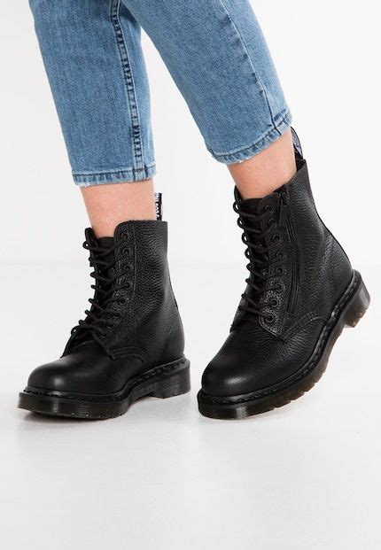 pascal zip  eye boot veterboots black  martens outfit summer chelsea lace
