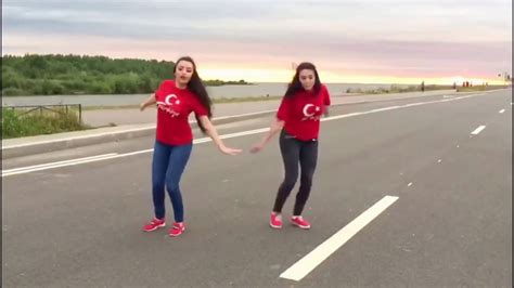Pathan Girls Dance On Road In Turkey Special Dance