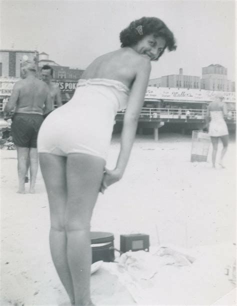 Vintage Antique Pinpup American Beauty Booty Wallers Custard Long Beach