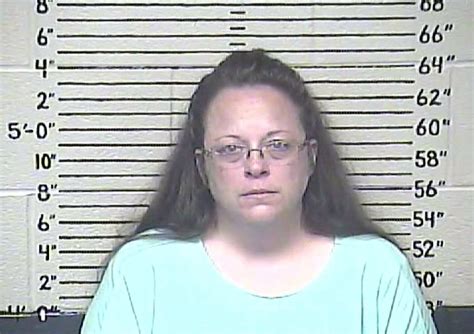Kentucky Clerk Who Denied Gays Marriage Licenses Appeals