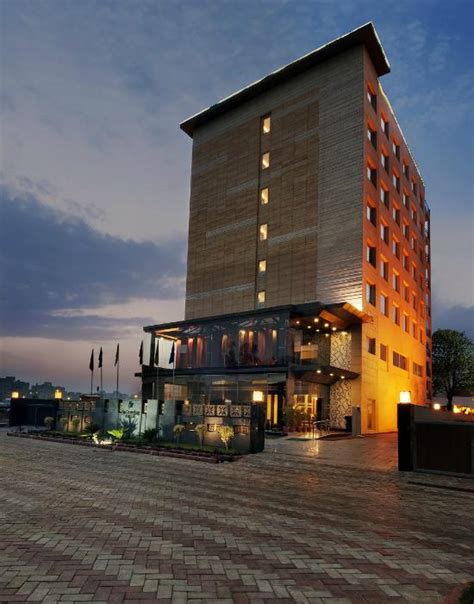 golden palms hotel spa  delhi hotel reviews  rate