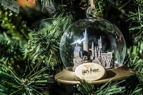 This Is The Cool Harry Potter Christmas Stuff You Can Buy At Universal