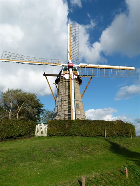 oostvoorne oostvoorne dutch windmills holland windmills windmill