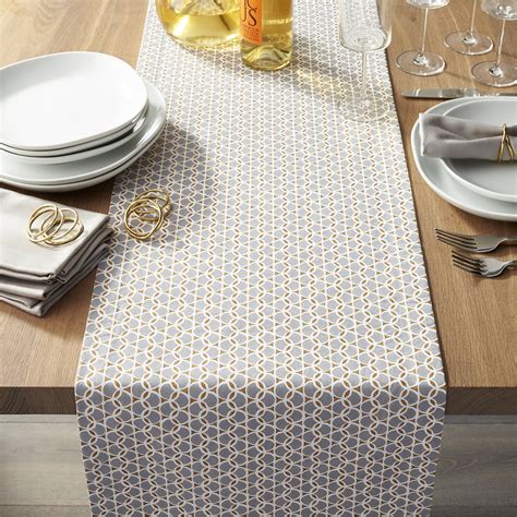 hunt   perfect table runner