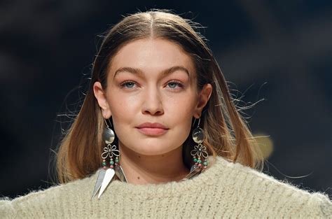 gigi hadid shares open letter to protect her and zayn s daughter ‘i