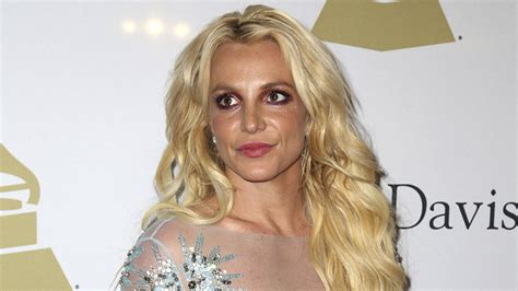 britney spears reacts  conservatorship documentary   hulu fx
