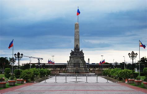 rizal park manila philippines map facts history location
