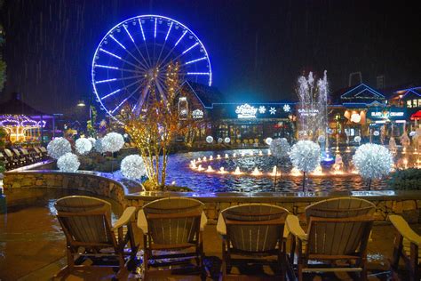 highlights  pigeon forge tn couple travel  world