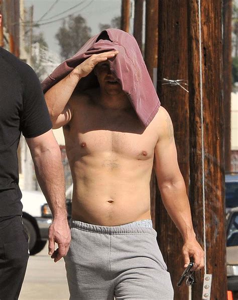 photos of shirtless mark wahlberg on the set of the
