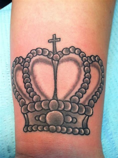 49 Luxurious Crown Tattoo Designs Ideas Images And Photos Picsmine