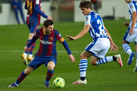 la liga fc barcelona real sociedad minimalne zwyciestwo dumy katalonii  liderem sport wp