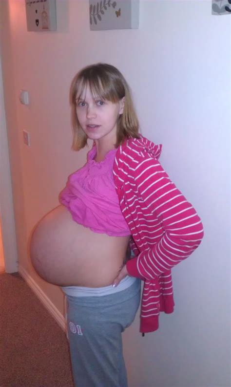 twin pregnancy photos