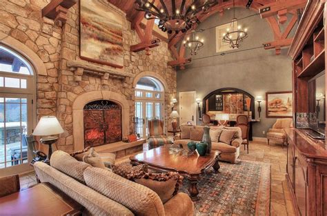 mansion living rooms combed    mansions