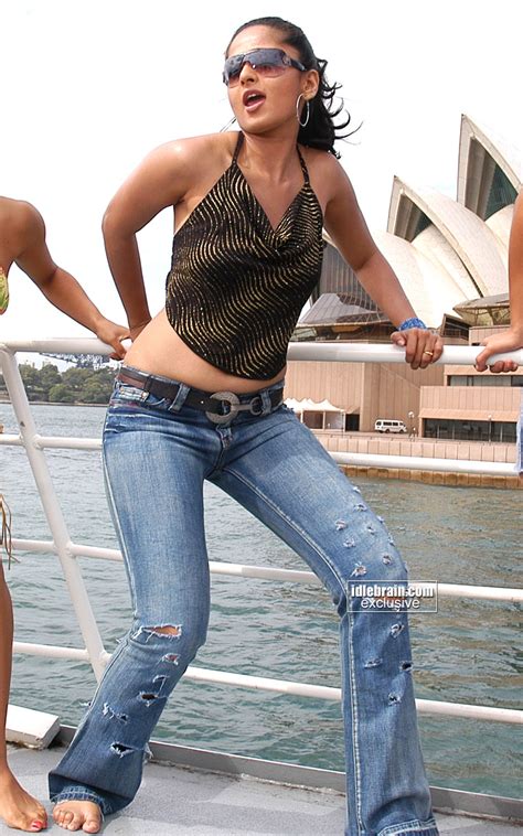 Anushka Shetty Hot Butt Show Panty Show Cleavage Boobs