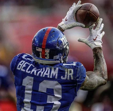 incredible photo captured  exact moment odell beckham jr dislocated