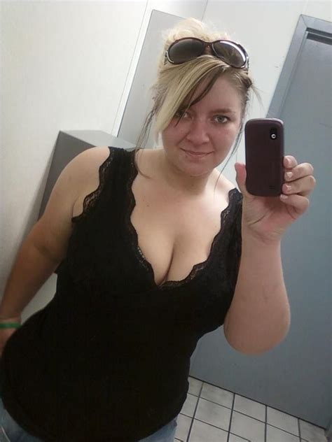 Pin On Beautiful Curvy Women Candids Selfies