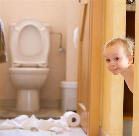 toiletten angst wieso kinder nachts einnässen oder verstopfung haben