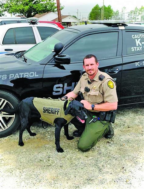 Sheriffs K9 Officer Bella Receives Donation Of Body Armor – The