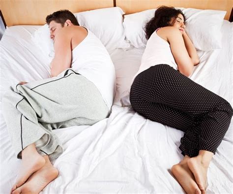 6 Common Sleeping Positions Of Couples And What They Reveal About Their