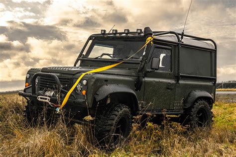 land rover defender off road experience weekday driving experiences