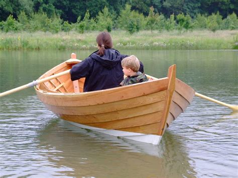 double ended ft rowing boat built  adrian morgan intheboatshednet
