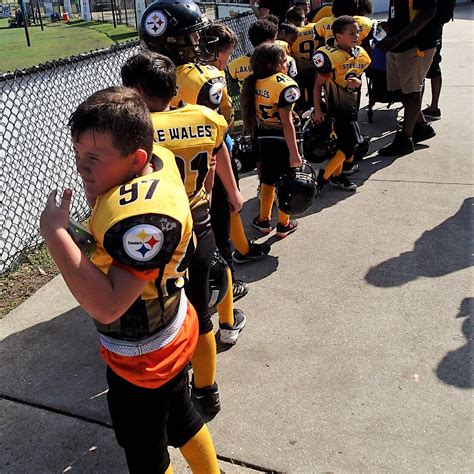 lake wales steelers celebrate  home game   season dailyridgecom