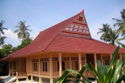 rumah adat provinsi maluku
