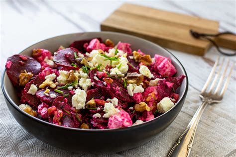 rote bete salat mit feta walnuessen dinkel beeren