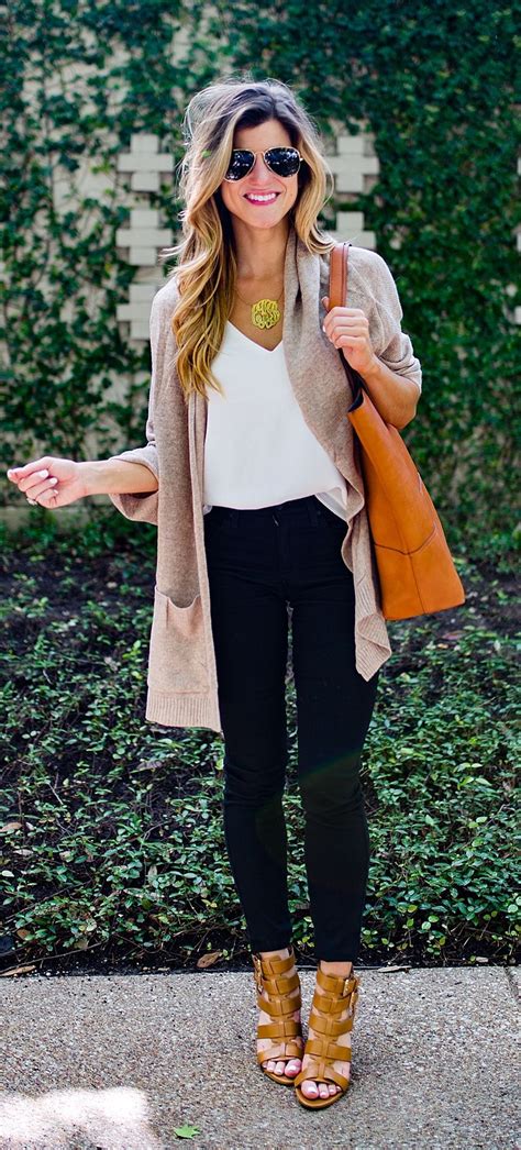 29 stylish fall transition outfits that you can wear every