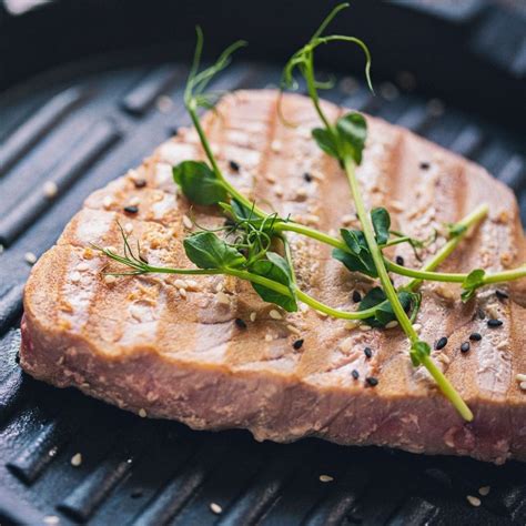 How To Reheat Tuna 5 Ways To Use Leftover Tuna Steak Foodiosity