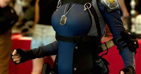 cosplayer narga lifestream makes a perfect cassie cage costumes