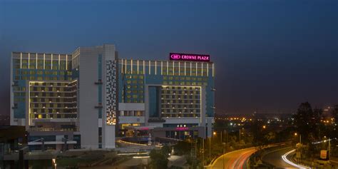 crowne plaza greater noida map driving directions
