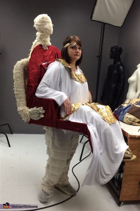 Mummy Carrying Cleopatra Illusion Halloween Costume Creative Diy Costumes
