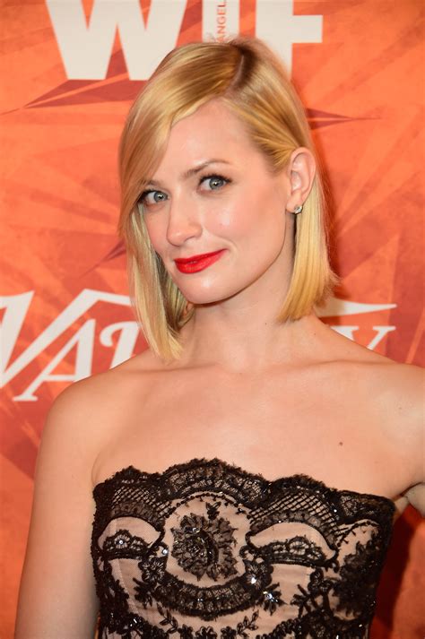 beth behrs of 2 broke girls will serve up life lessons and health
