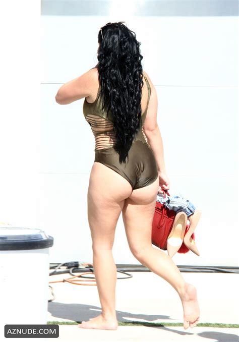 ariel winter big booty and boobs at the just jared summer