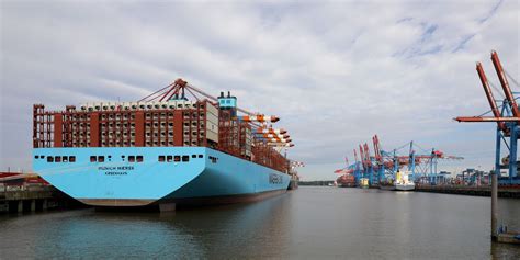 Maersk Bounces Back To Profit On Soaring Trans Pacific Freight Rates Wsj