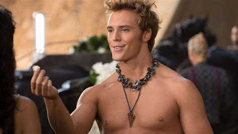 ‘hunger Games Catching Fire’ Photo Features Shirtless Finnick The