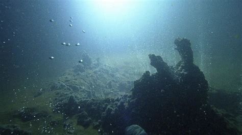 vulcano sottomarino nel mediterraneo rischia  esplodere