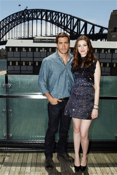 Anne Hathaway And Jake Gyllenhaal Photos Photos Love And Other Drugs