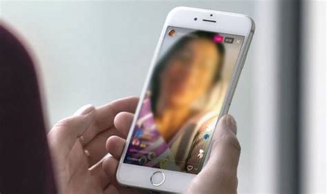 sextorsion filles faites attention une campagne sur instagram contre de fausses