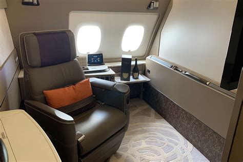 singapore airlines  luxurious plane  debuted