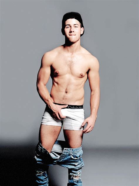 nick jonas steals mark wahlberg s calvin klein pose in flaunt magazine male models of the world