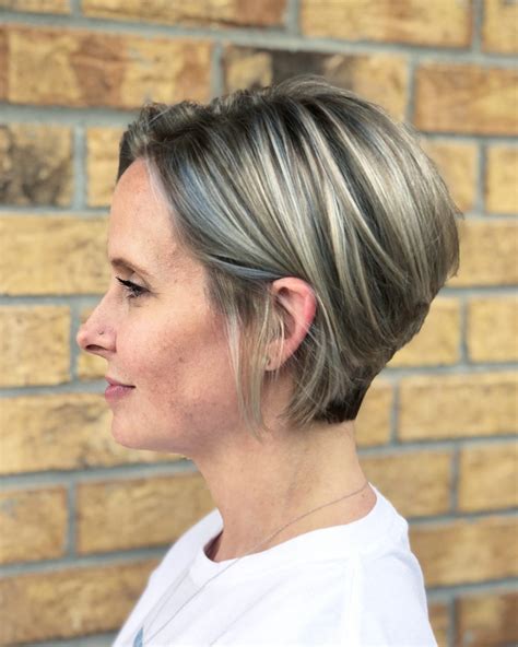 42 stylish and sexy short hairstyles and haircuts for women over 40
