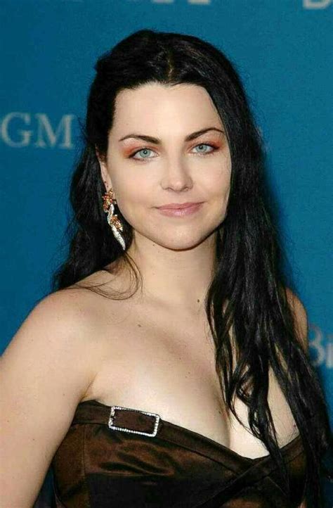 49 Hot Photos Of Amy Lee From Evanescence Prove She Is The