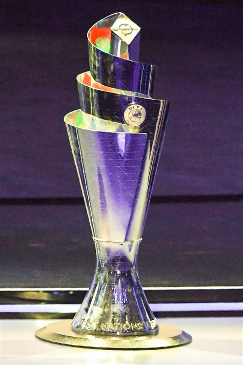 trophy uefa conference league pokal einnahmen verteilung uefa europa