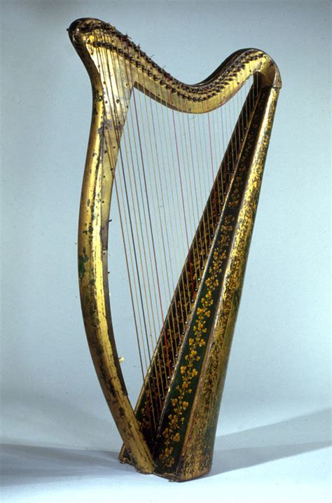 portable irish harp  metropolitan museum  art