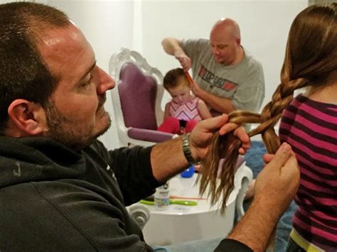 This Single Dad Is A Genius At Styling His Daughters Hair Self